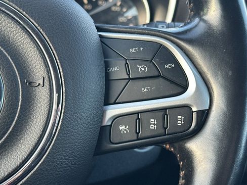 Used 2021 Jeep Compass Limited image 27