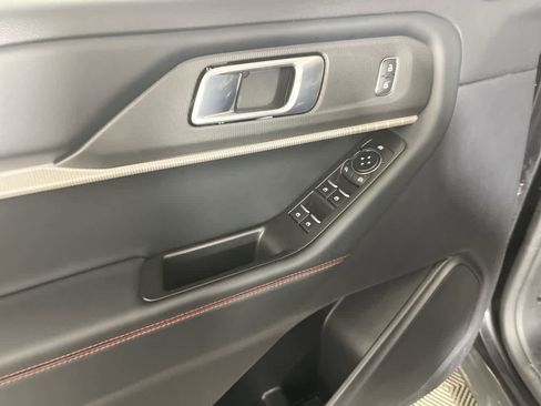 Used 2025 Ford Explorer ST-Line image 13