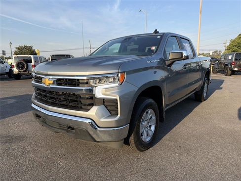 Used 2025 Chevrolet Silverado 1500 LT AWD/4WD image 2