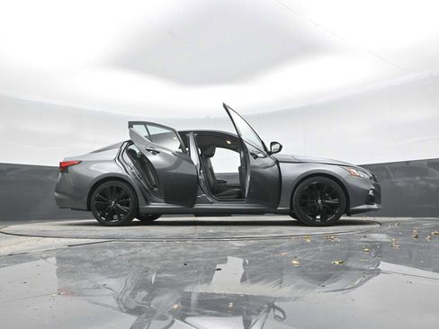 Used 2022 Nissan Altima 2.5 SR image 44