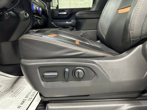 Used 2022 GMC Sierra 2500 AT4 image 13