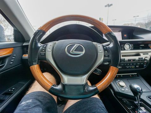 Used 2014 Lexus ES 300h image 21