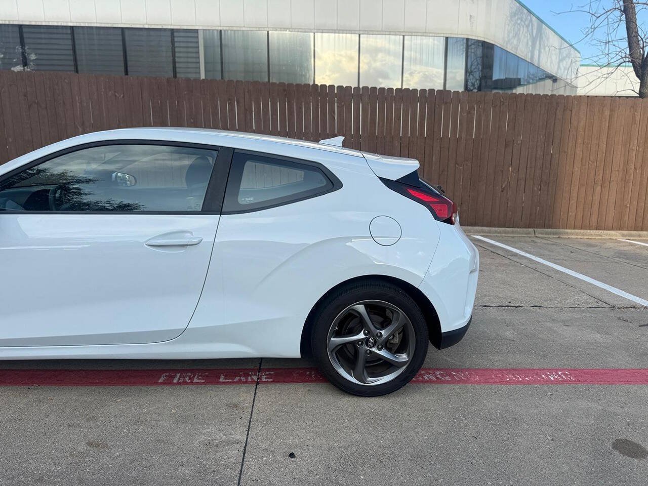 Used 2019 Hyundai Veloster 2.0 FWD image 5