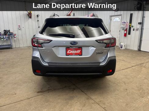 Used 2024 Subaru Outback Premium image 5