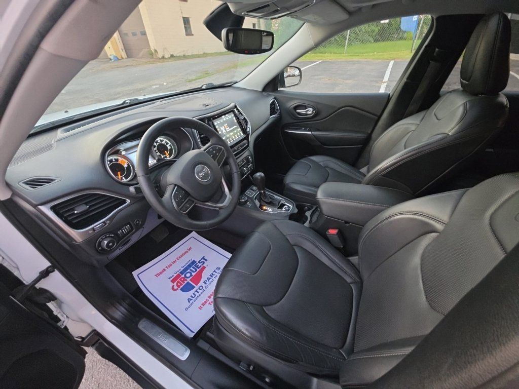 Used 2019 Jeep Cherokee Limited w/ Luxury Group AWD/4WD image 13