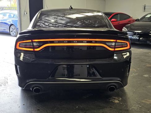 Used 2019 Dodge Charger Scat Pack w/ Navigation & Travel Group RWD image 3