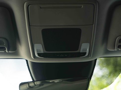 Used 2025 Honda Pilot EX-L image 42