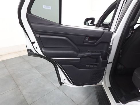 Used 2025 Toyota 4Runner SR5 image 21