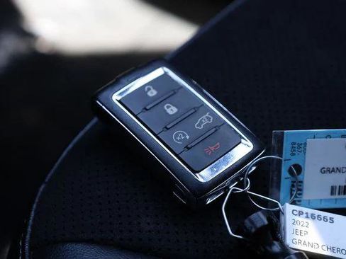 Certified 2022 Jeep Grand Cherokee Altitude image 27