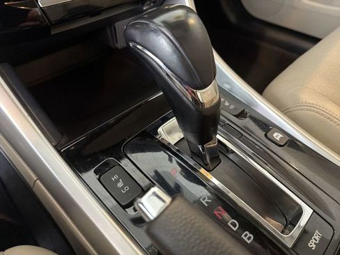 Used 2017 Honda Accord Touring image 31