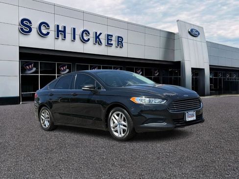 Used 2013 Ford Fusion SE FWD image 1