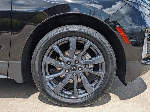 Used 2022 Chevrolet Equinox RS w/ RS Leather Package FWD image 12