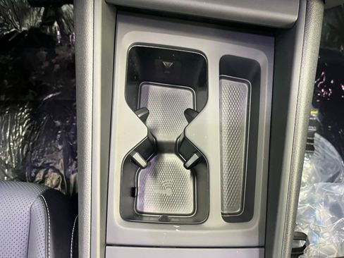 New 2026 Volkswagen Tiguan SE image 15