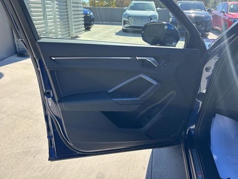 Certified 2025 Audi Q3 2.0T Premium w/ Convenience Package image 10