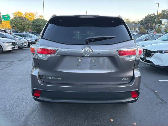 Used 2016 Toyota Highlander XLE FWD image 5