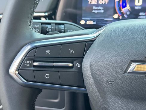 New 2025 Chevrolet Suburban LS image 18