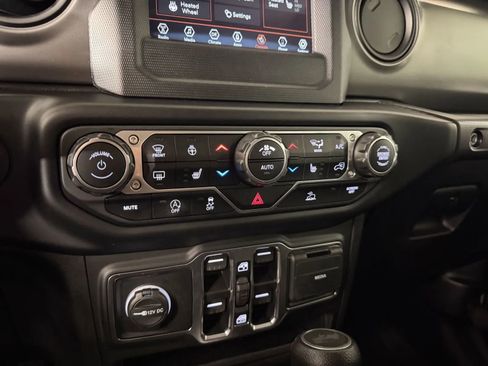 Used 2023 Jeep Wrangler Unlimited Sport AWD/4WD image 21