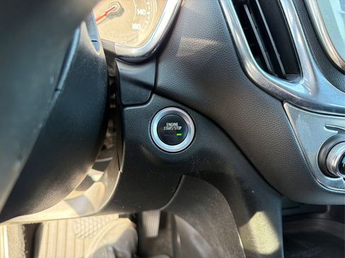 Used 2019 Chevrolet Equinox LT w/ Driver Convenience Package FWD image 28