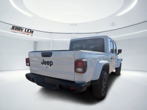 New 2026 Jeep Gladiator Sport AWD/4WD image 2