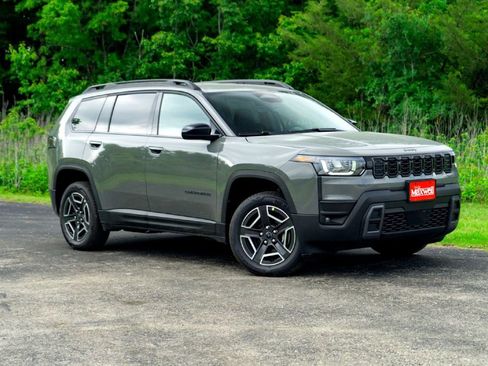 New 2026 Jeep Cherokee Laredo AWD/4WD image 2