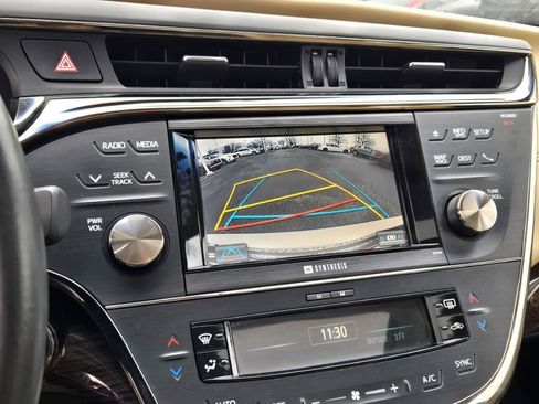 Used 2014 Toyota Avalon Limited image 24