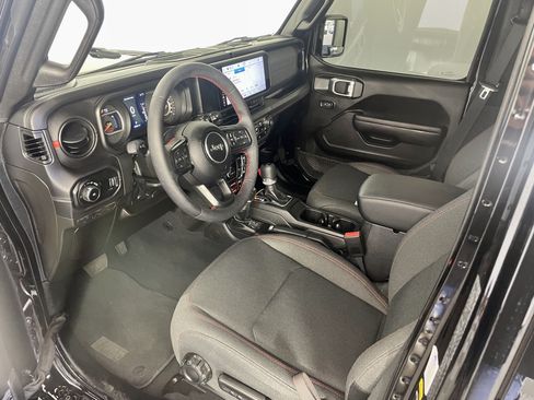 Used 2024 Jeep Wrangler Unlimited Rubicon w/ Technology Group AWD/4WD image 10