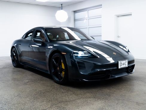Used 2020 Porsche Taycan Turbo image 27