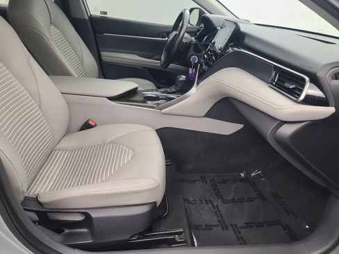 Used 2022 Toyota Camry SE image 14