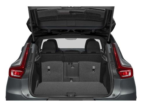 Used 2024 Volvo XC40 B5 Ultimate w/ Protection Package Premier image 15