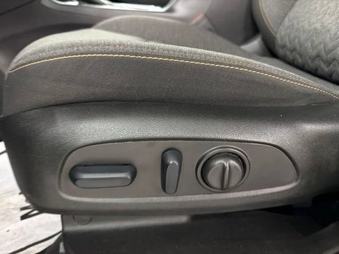 Used 2024 Chevrolet Equinox LT AWD/4WD image 10