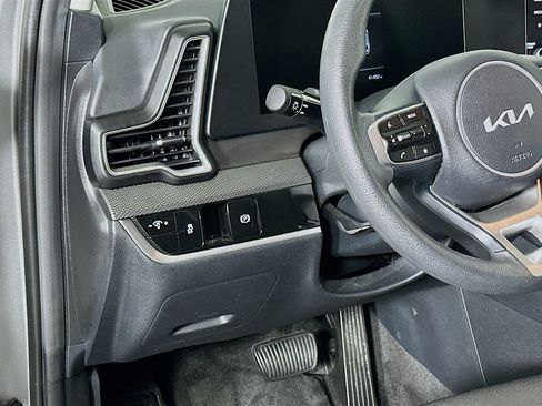 Used 2024 Kia Sportage LX FWD image 16