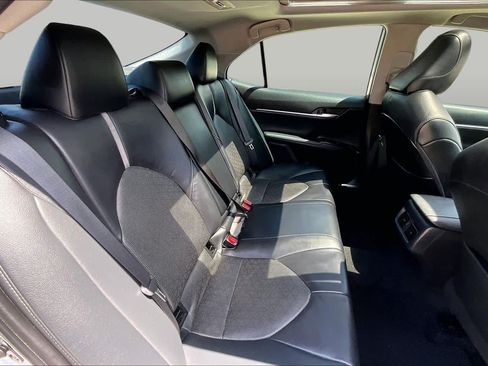 Used 2020 Toyota Camry XSE FWD image 19