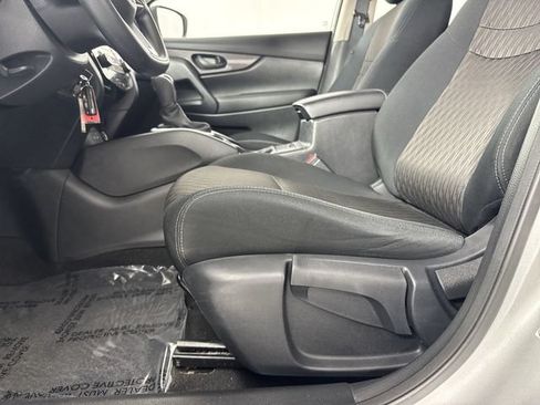 Used 2019 Nissan Rogue S AWD/4WD image 20