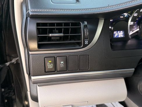 Used 2013 Toyota Camry XLE w/ Leather Pkg image 23