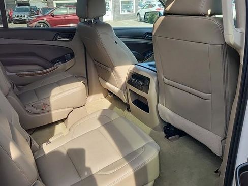 Used 2017 Chevrolet Suburban Premier image 10