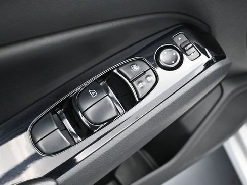 Used 2024 Nissan Altima 2.5 SR FWD image 14
