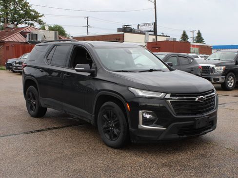 Used 2023 Chevrolet Traverse LT w/ Midnight/Sport Edition AWD/4WD image 3