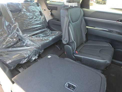 Certified 2025 Hyundai Palisade SEL image 26
