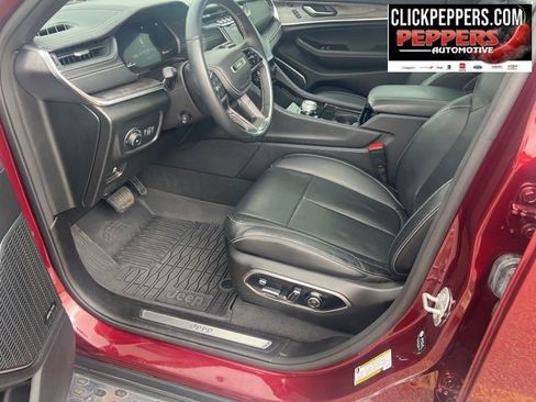 Used 2022 Jeep Grand Cherokee Overland w/ Luxury Tech Group IV image 12