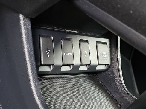 Used 2018 Honda HR-V EX-L image 25