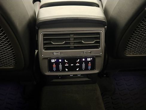Used 2024 Audi RS Q8 AWD/4WD image 28