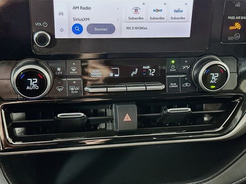 Used 2023 Toyota Highlander LE image 15