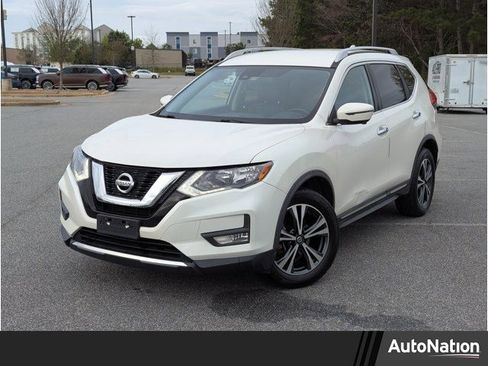 Used 2017 Nissan Rogue SL image 1