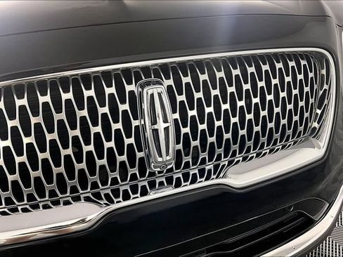 Used 2022 Lincoln Nautilus Reserve w/ Equipment Group 201A AWD/4WD image 30