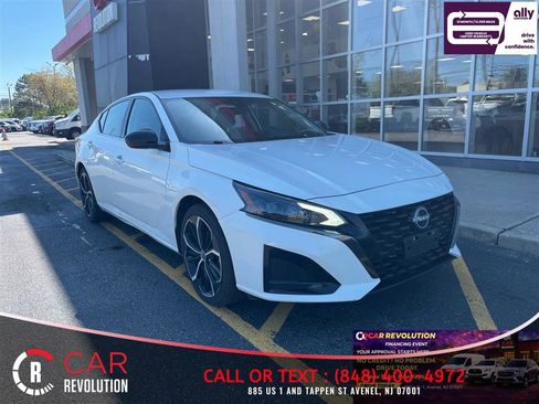 Used 2024 Nissan Altima 2.5 SR FWD image 1