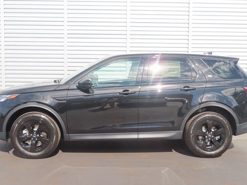 Used 2023 Land Rover Discovery Sport S image 8