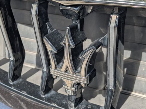 Used 2022 Maserati Levante GT image 21