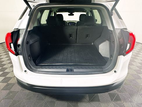 Used 2022 GMC Terrain SLE w/ Driver Convenience Package FWD image 31