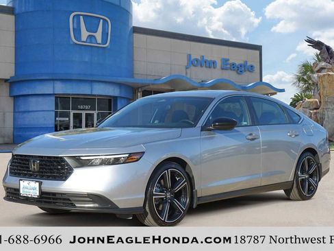 Used 2025 Honda Accord Sport image 1