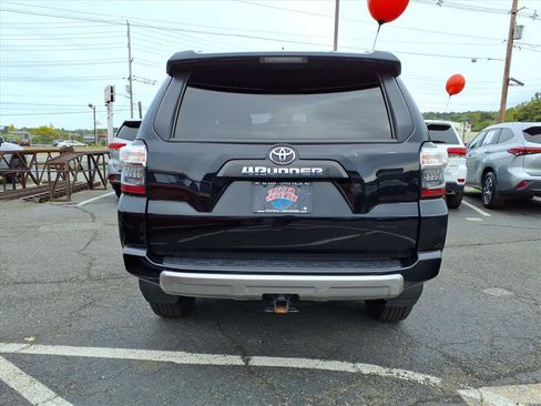 Certified 2022 Toyota 4Runner TRD Off-Road Premium image 4